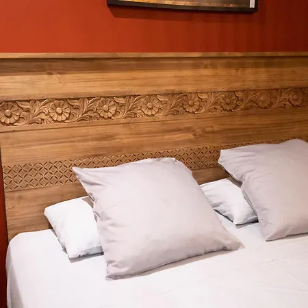 Arena Centro Rooms&suites 3*