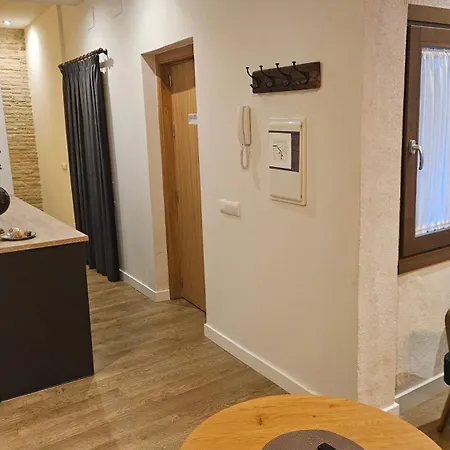 Arena Centro Rooms&suites, By Homing U