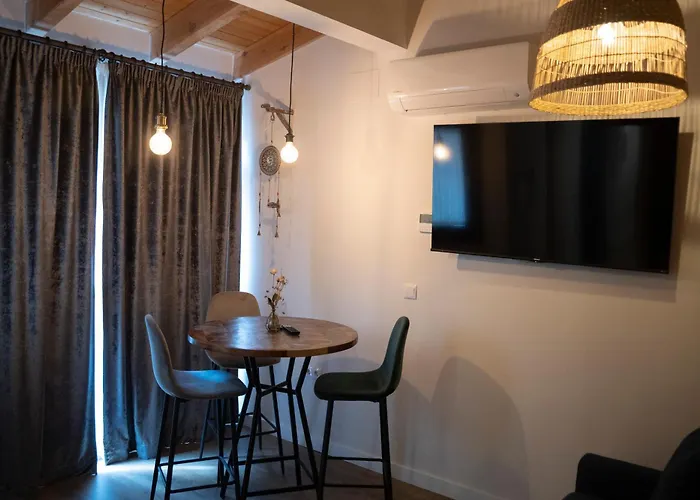 Arena Centro Rooms&suites, By Homing U