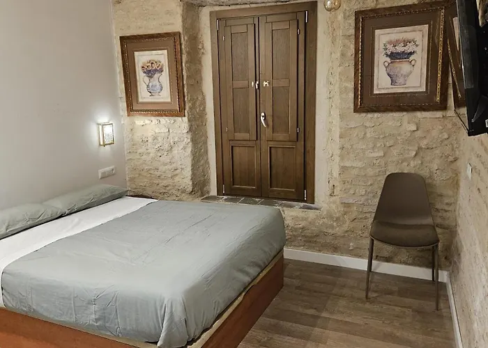 Arena Centro Rooms&suites, By Homing U