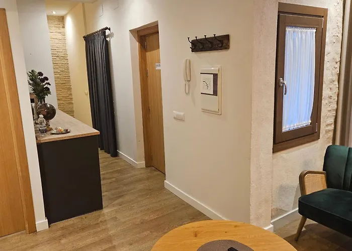Arena Centro Rooms&suites, By Homing U